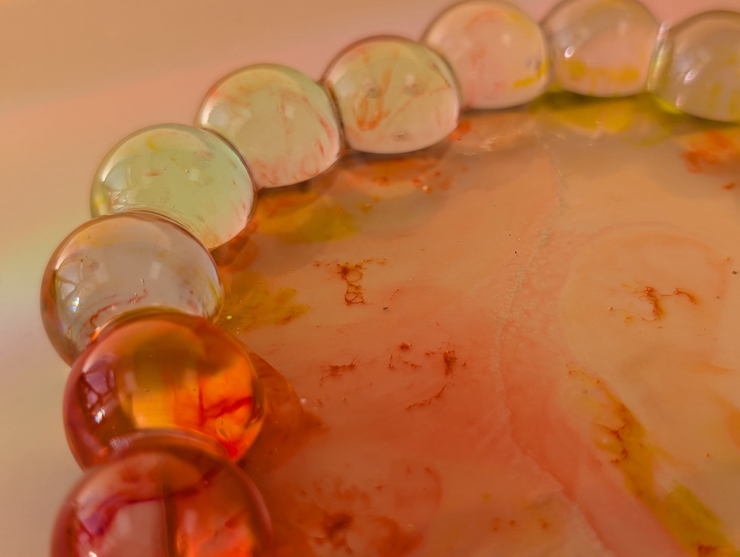 Bubble Edge Resin Tray – Bloom in Amber